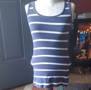 Old Navy Women's Blue and White Striped Tank Top